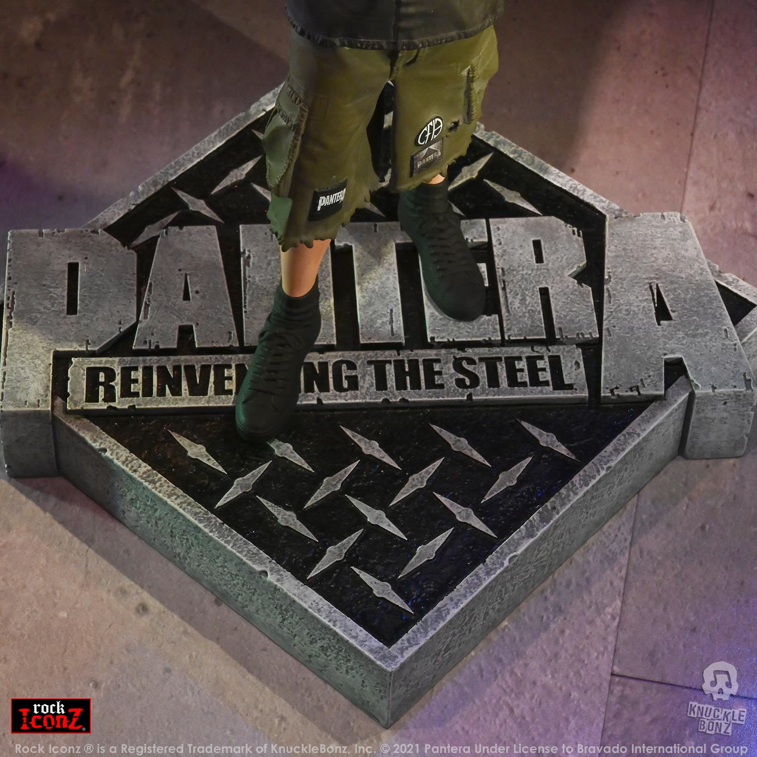 Pantera Philip Anselmo (Reinventing the Steel) KnuckleBonz Statue